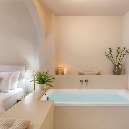 Romantic Luxury Hideaway Near Acropolis With Jacuzzi أثينا المظهر الخارجي الصورة