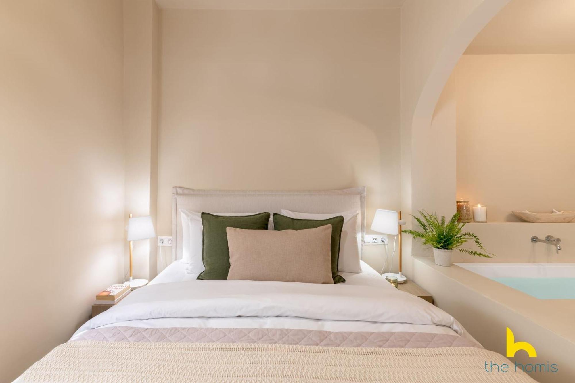 Romantic Luxury Hideaway Near Acropolis With Jacuzzi أثينا المظهر الخارجي الصورة