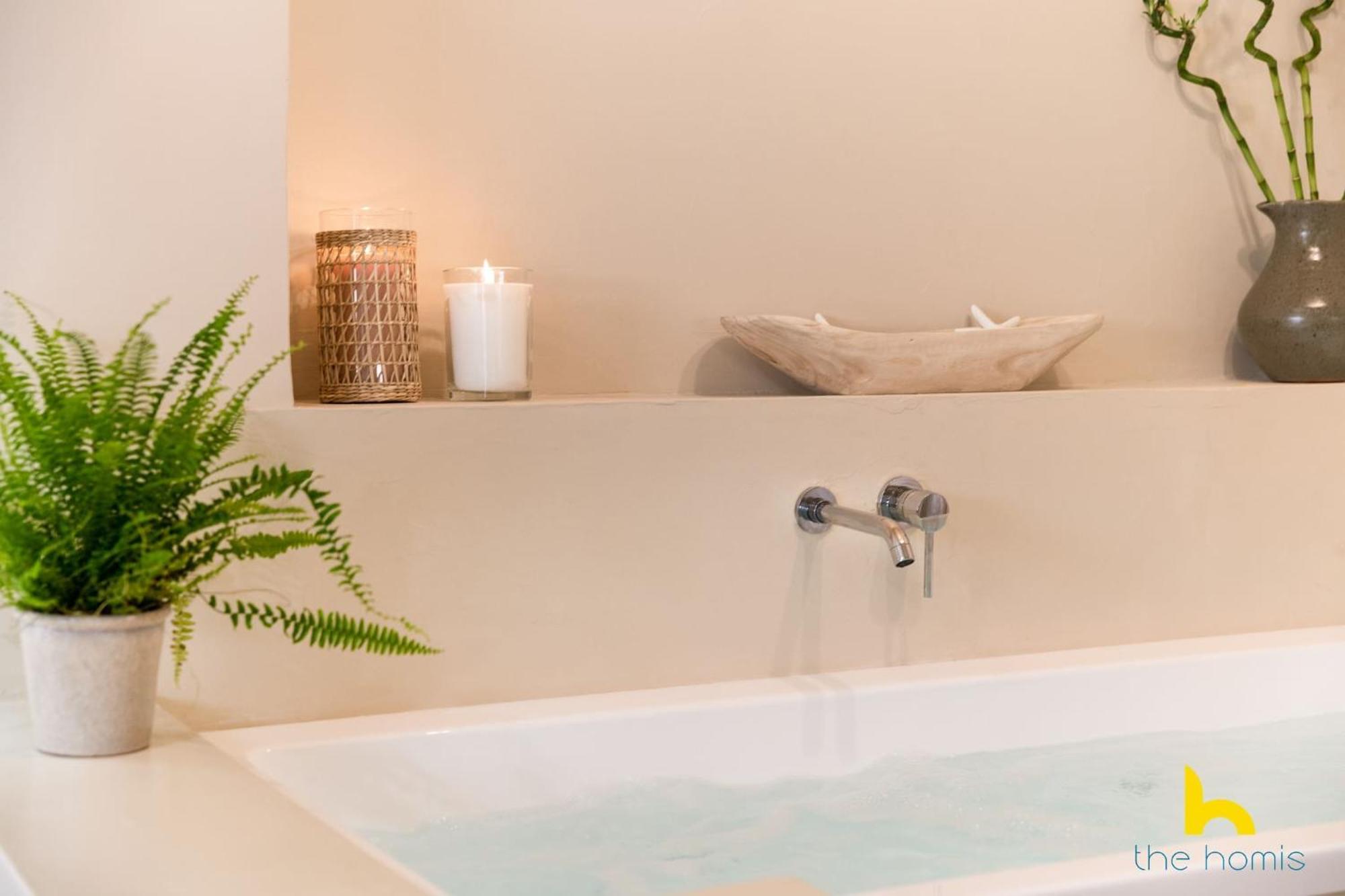 Romantic Luxury Hideaway Near Acropolis With Jacuzzi أثينا المظهر الخارجي الصورة