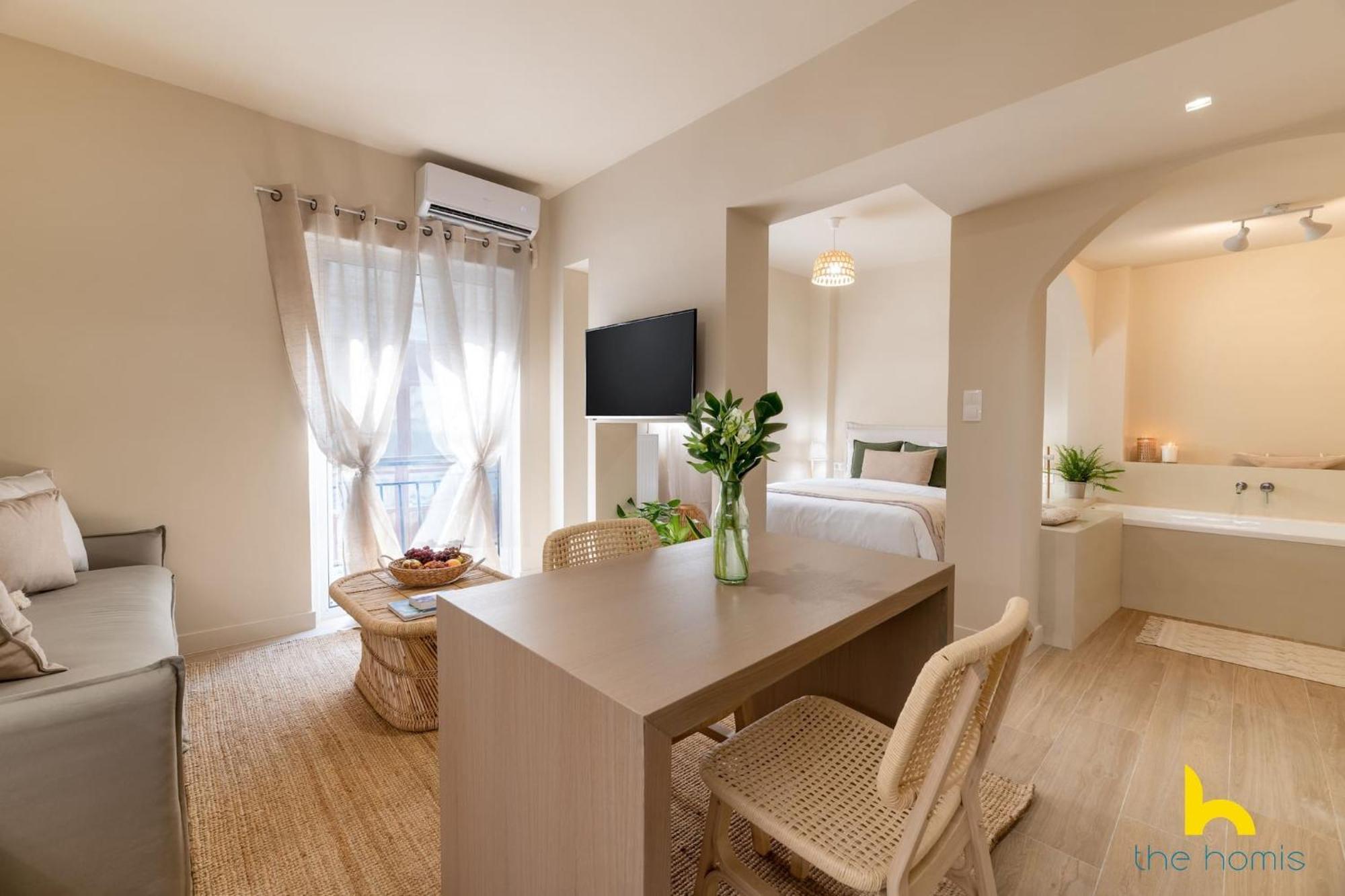 Romantic Luxury Hideaway Near Acropolis With Jacuzzi أثينا المظهر الخارجي الصورة